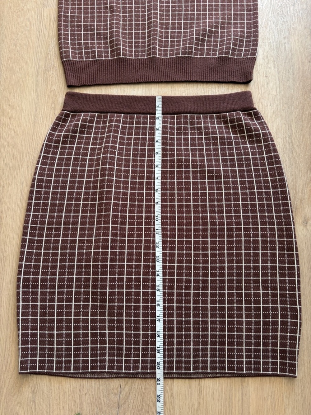 Brown & White Check Knit Skirt Set Size S/M - Picture 9 of 10